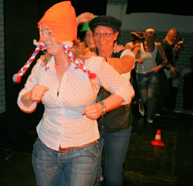 22-04-2009 toneel voorstelling  van groepen 1t/m4 op de barkentijnschool van haerenstraat beverwaard 