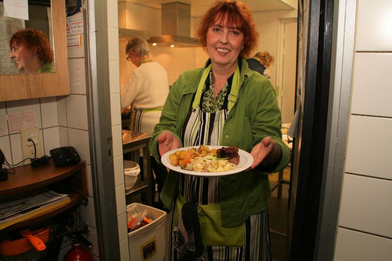 07-03-2012 opening keuken wijkmaaltijd in de focus oudewatering beverwaard