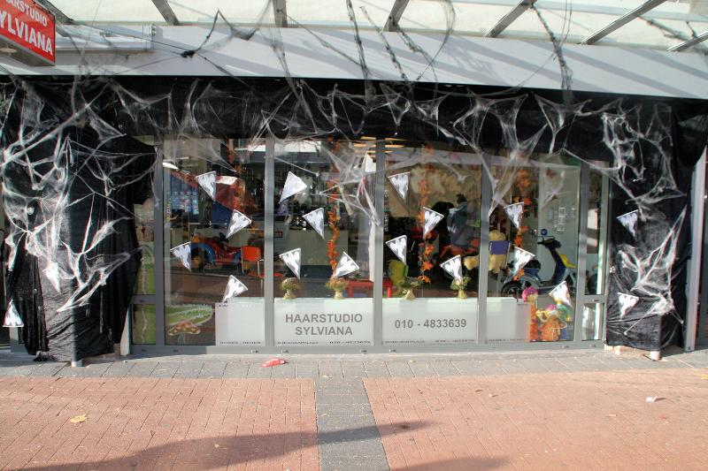 27-10-2012 halloween +braderie winkelcentrum beverwaard