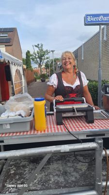 Foto 12 uit X-26-9-26  BURENDAG AAN DE WALBURGPAD BEVERWAARD 