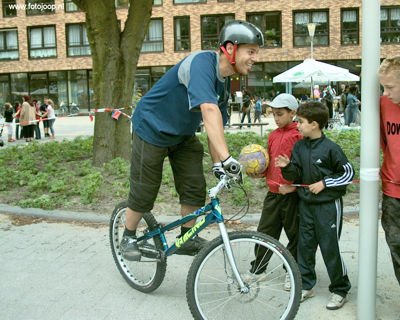 Foto 119 uit wijkfeest de dijk new