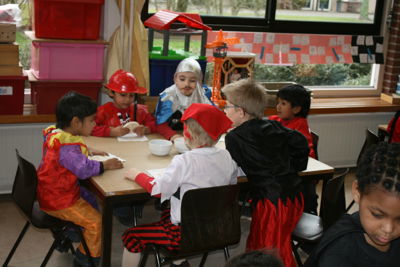 Foto 77 uit RKregenboogcarnaval