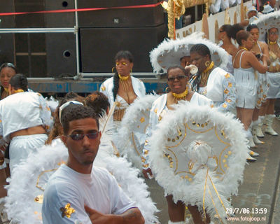 Foto 221 uit carnaval-labandera06