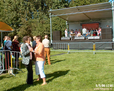 Foto 96 uit wijkparkfeest 2006