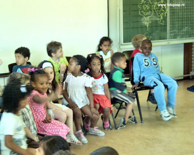 Foto 59 uit RK Regenboogl2