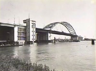 Foto 365 uit BRIENENOORDBRUG