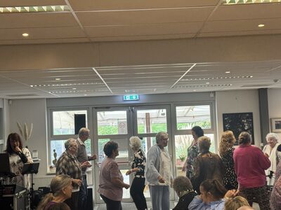 Foto 20 uit optreden van ANGEL EN BINGO BIJ  USV Vosbergenpad 30  Beverwaard 24-10-26 