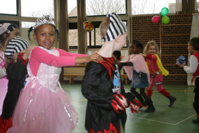 Foto 138 uit RKregenboogcarnaval