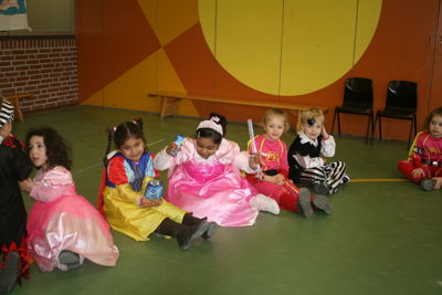 Foto 141 uit RKregenboogcarnaval