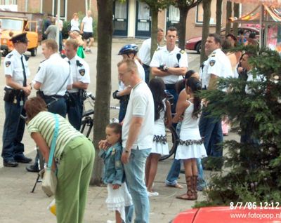 Foto 37 uit carnaval 2006 b.w