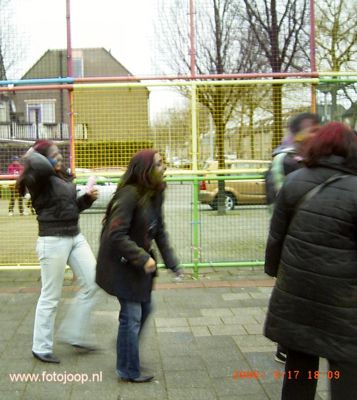 Foto 76 uit holi feest 2006 b.w