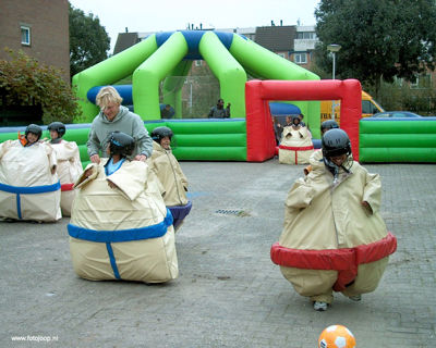 Foto 6 uit schoolsportplein07b.w