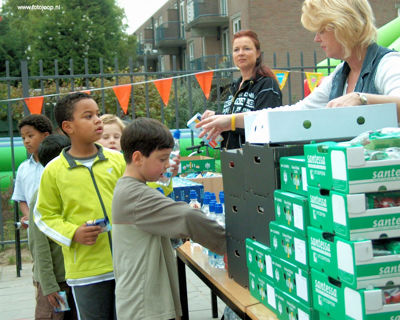 Foto 26 uit schoolsportplein07b.w