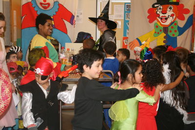 Foto 100 uit RKregenboogcarnaval