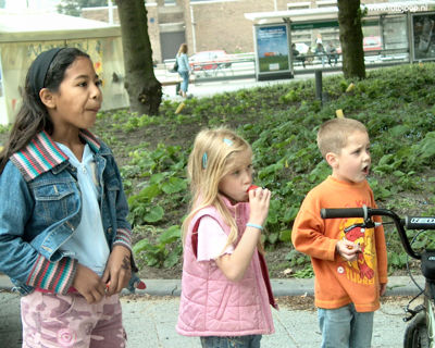 Foto 122 uit wijkfeest de dijk new