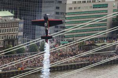 Foto 4 uit red bull air race r.dam