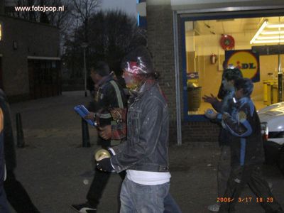 Foto 51 uit holi feest 2006 b.w