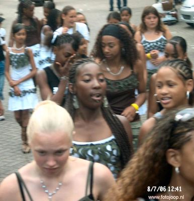 Foto 42 uit carnaval 2006 b.w
