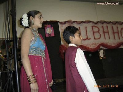 Foto 21 uit holi feest 2006 b.w