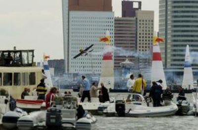 Foto 153 uit red bull air race r.dam
