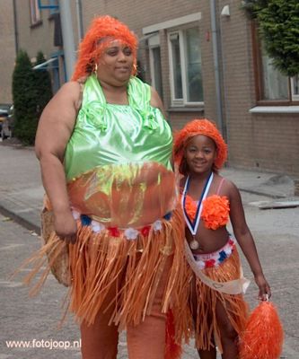 Foto 36 uit carnaval 2006 b.w