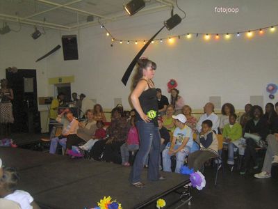 Foto 28 uit miss verkiezing 2005