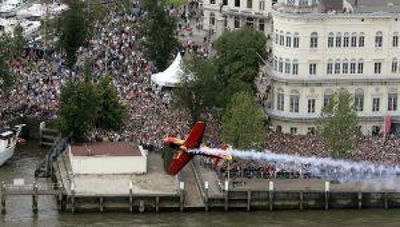 Foto 40 uit red bull air race r.dam