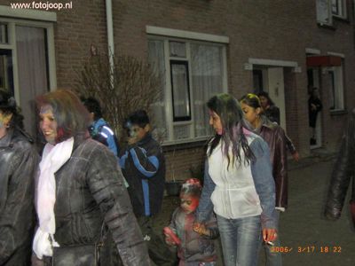 Foto 18 uit holi feest 2006 b.w