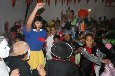 Foto 39 uit RKregenboogcarnaval