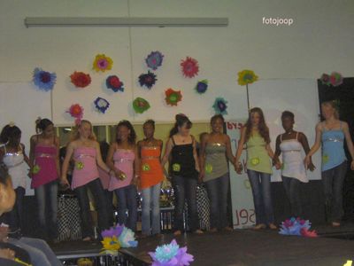 Foto 63 uit miss verkiezing 2005