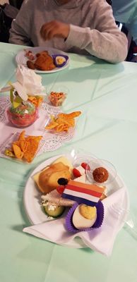 Foto 3 uit High Tea Party