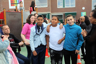 Foto 43 uit RegenboogEindFeest