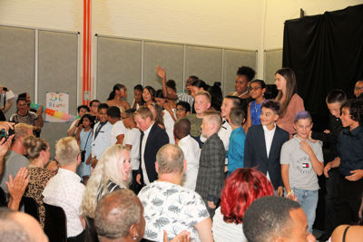 Foto 87 uit RegenboogEindFeest