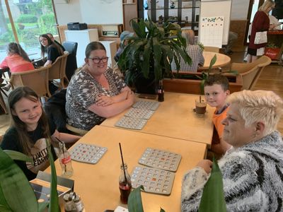 Foto 11 uit GROTE BINGO24-7