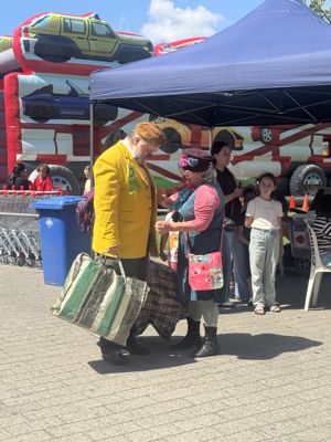 Foto 23 uit X-Wijkfeest en Braderie Prinsenplein ijsselmonde geplaatst 4-7-2026 