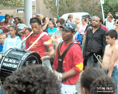 Foto 92 uit carnaval 2006 b.w