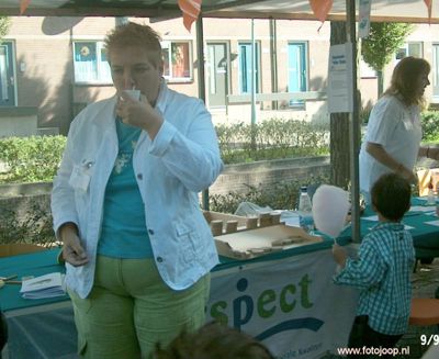 Foto 6 uit wijkparkfeest 2006