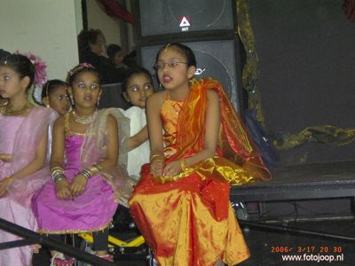 Foto 35 uit holi feest 2006 b.w