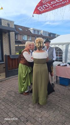 Foto 10 uit X-26-9-26  BURENDAG AAN DE WALBURGPAD BEVERWAARD 
