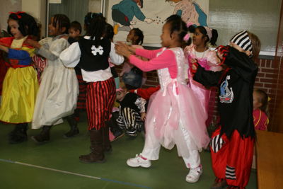 Foto 137 uit RKregenboogcarnaval