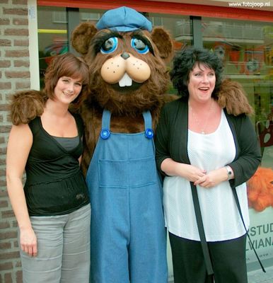 Foto 13 uit geboorte bever 4_6_8