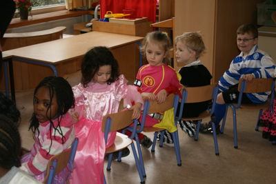 Foto 79 uit RKregenboogcarnaval