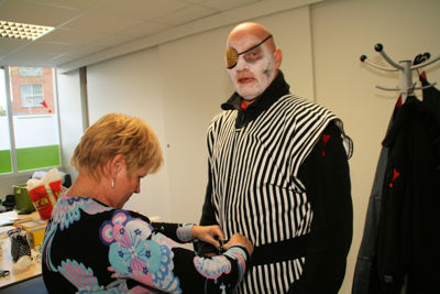 Foto 25 uit HalloWeen27-10-12