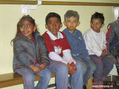 Foto 11 uit holi feest 2006 b.w