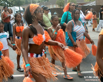 Foto 187 uit carnaval 2006 b.w