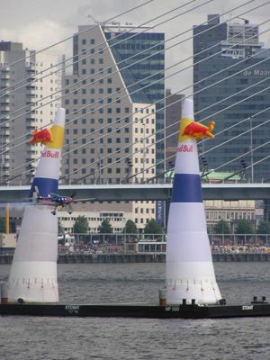 Foto 166 uit red bull air race r.dam