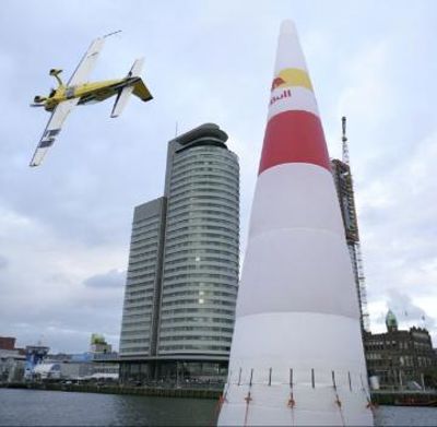 Foto 165 uit red bull air race r.dam