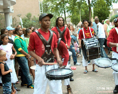 Foto 98 uit carnaval 2006 b.w