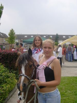 Foto 142 uit country feest 2005