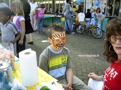 Foto 2 uit wijkparkfeest 2005